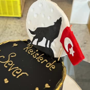 Gümüş Pasta Cafe Gümüş Pastanın Aslında Pasta Yapamaması!