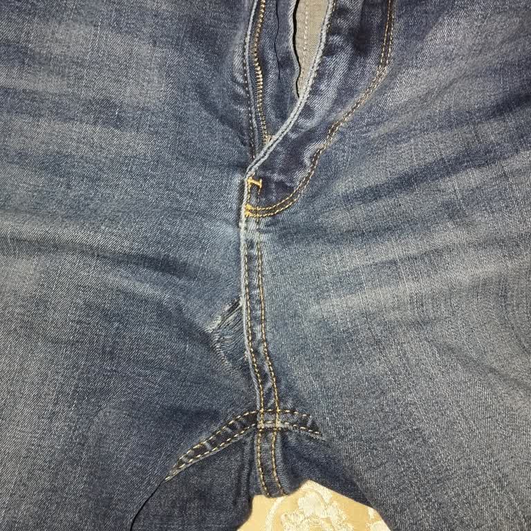 Koton'dan Aldığım Kot Pantolon Hızla Söküldü, Mağaza Çözüm Sunmadı