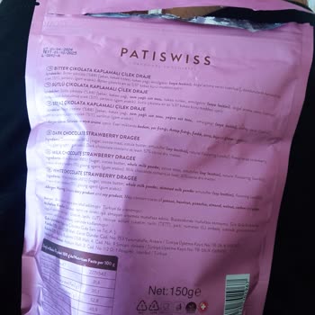 Patiswiss Çilek Kaplı Çikolatanın Üzerindeki Küfler