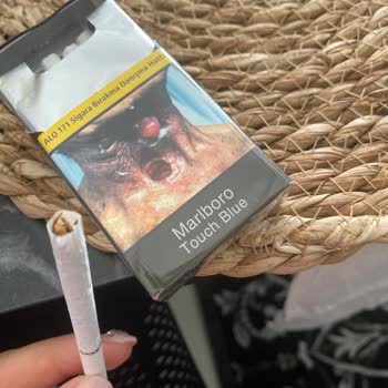 Marlboro Touch Blue Sigaralarının İç Tütünü Dökülüyor