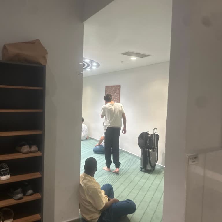 İGA İstanbul Havalimanı Dünyanın En Büyük Havalimanında Küçük Ve Ulaşılması Zor Mescit