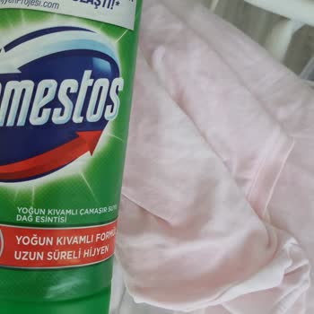 Domestos Beyaz Tişörtümü Pembe Yaptı