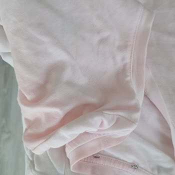 Domestos Beyaz Tişörtümü Pembe Yaptı