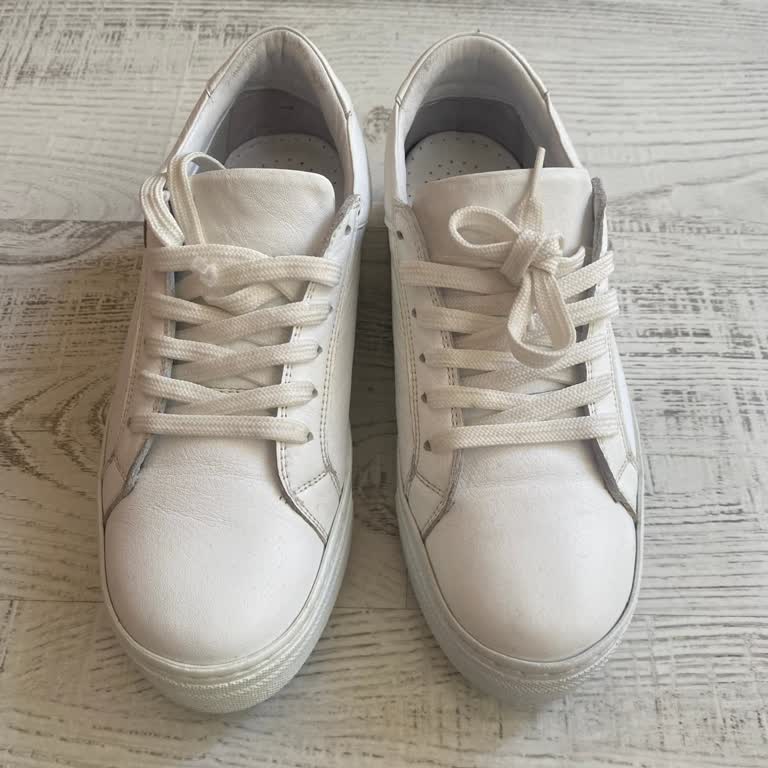 Gön Deri Giyemediğim Spor Ayakkabı