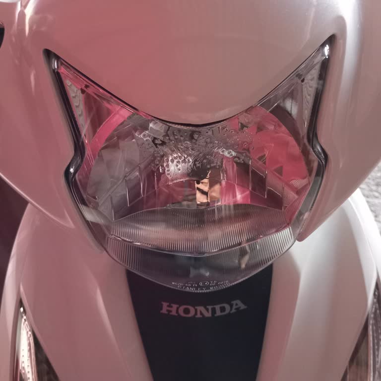 Honda Motosiklet Ön Far Camı