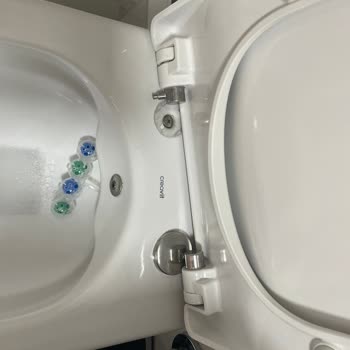 Creavit Klozet Kapağı Kırıldı