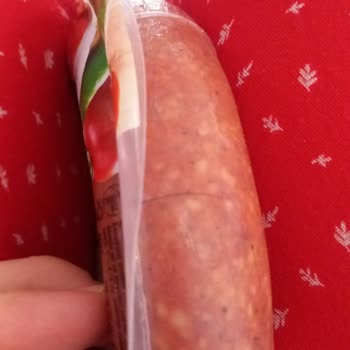 Pınar Et ve Süt Marketten Alınan Sucuktan Kıl Çıkması