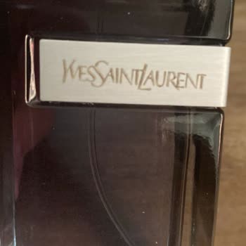 Gumrukmallarisatisi.com Replika Parfüm Satıyorlar!