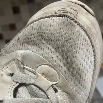 Skechers Firma Ürünün Arkasında Durmalı