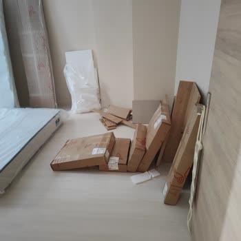 Kelebek Mobilya Yatak Odası Kurulumu İçin Gelip Yatak Getirmeyi Unutmak.