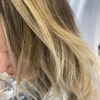 Lacivert Kuaför (Ataşehir) Para Odaklı Kuaför Topluluğu