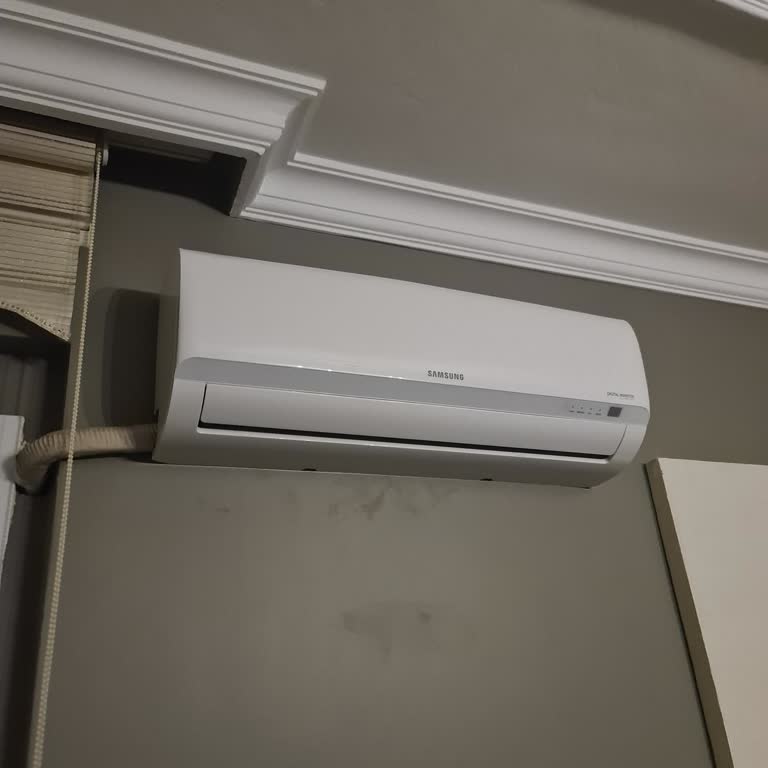 Samsung Yetkili Servis Bir Aydır Klima İşini Çözemedi.