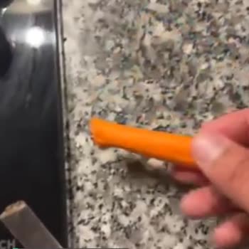 Pirge Bıçak Sucuk Keserken Kırıldı
