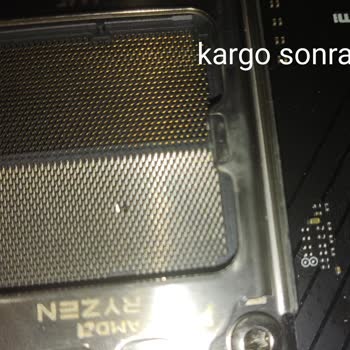 ServisPoint Anakartın Pinlerini Yamultup Yolladı.