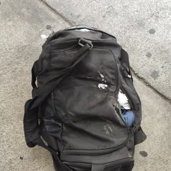 Ajet Paramparça Gelen Valiz