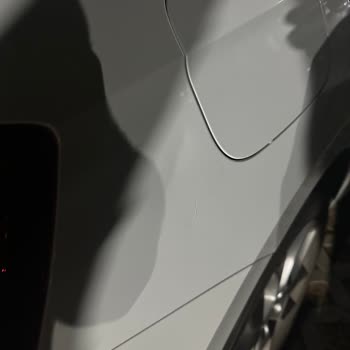 Aracıma Martı’nın Scooterı Devrildi.