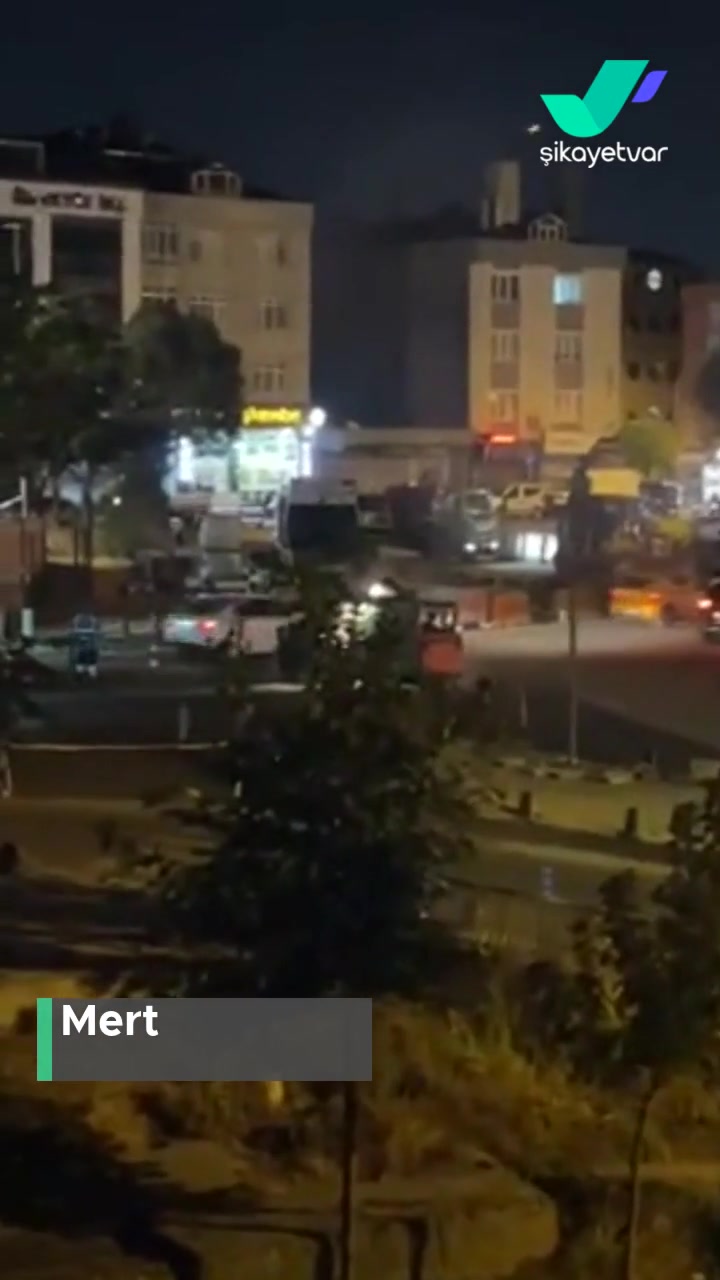 Eyüpsultan/Yeşilpınar Gece Saatlerinde Kazı Çalışması videonun kapak resmi