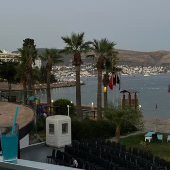 Salmakis Resort & Spa Önermiyorum Klima Çalışmıyor Odadaki Her Şey Çok Eski