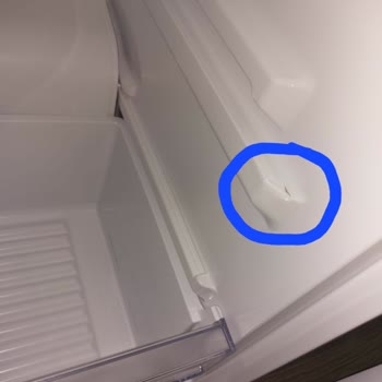 Vestel Buzdolabı Buzluk Çekmece Kısmı Çatlak