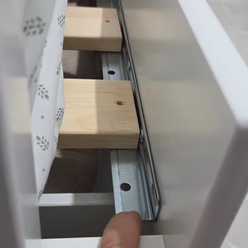 IKEA Hemnes Divan Yatağı Arası Açık Kalıyor