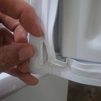 Siemens Buzdolabı Hayal Kırıklığı: 9 Ayda Kapak Lastiği Yırtıldı