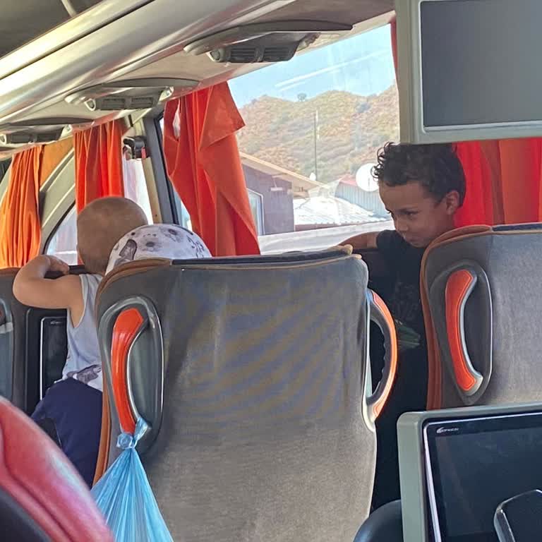 Metro Turizm Suriyeli 3 Çocuklu Kadını Yanıma Oturtmaya Zorladılar