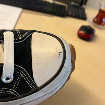Converse 6 Ayda Ayakkabı Delindi!