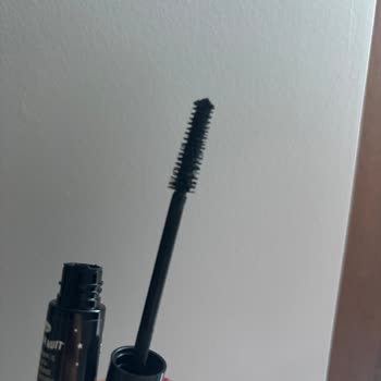 Gratis The Balm Kurumuş Maskara Faciası