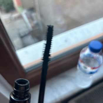 Gratis The Balm Kurumuş Maskara Faciası