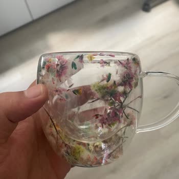 Elixstore Çiçekli Bardaktaki Çiçekler Küflendi.