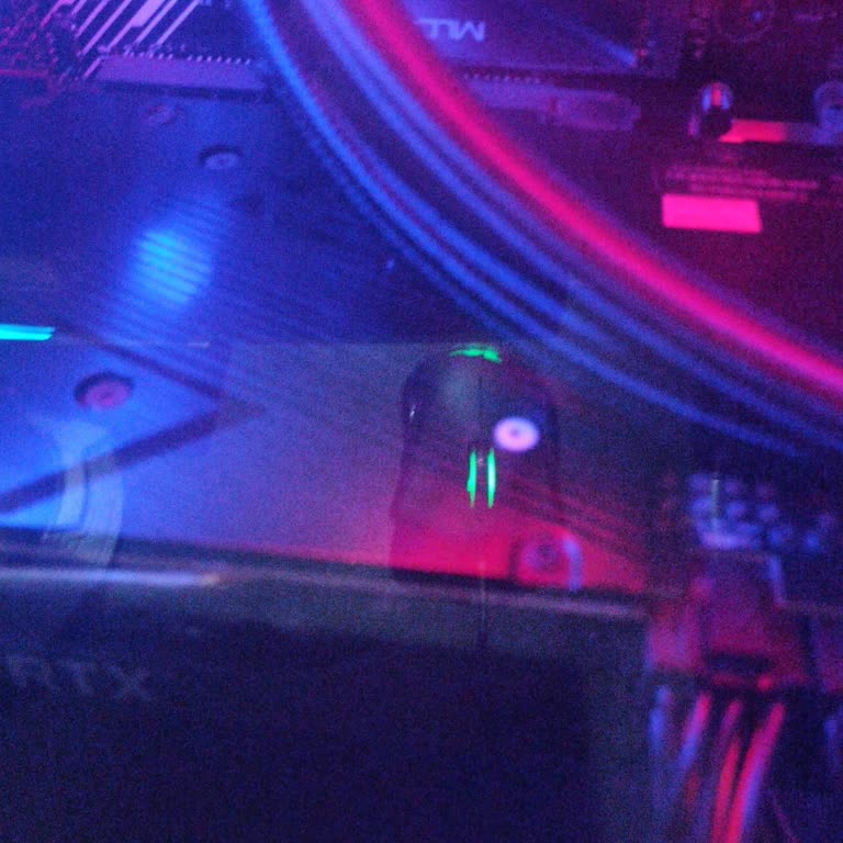 İtopya Bilgisayar Ekran Kartı Garanti Etiketi Hatalı Halde Geldi.