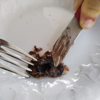 Torku Çikolatanın İçinden Sünger Çıktı