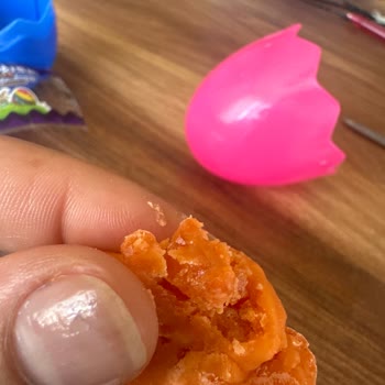 Play-Doh Oyun Hamurunun İçinden Cam Çıktı