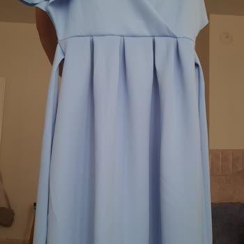 Angels Butik (Instagram: Angelsbutiik_) Yanlış Elbise Gönderimi Ve İletişim Sorunları