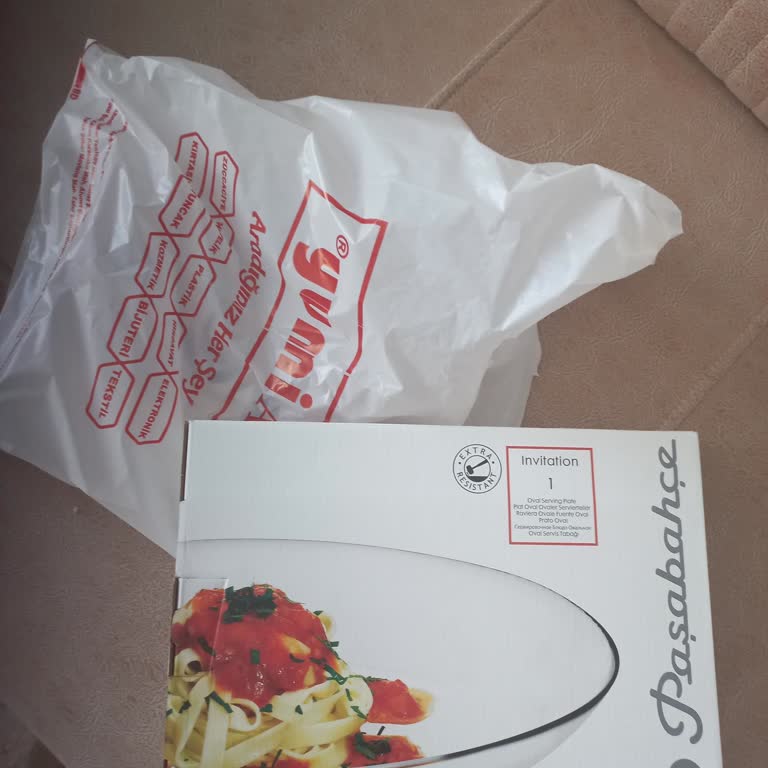 Yumi AVM (Kayseri) Poşet Parasız Hediye Paketi Ücretli Anlamadım Bu İsi