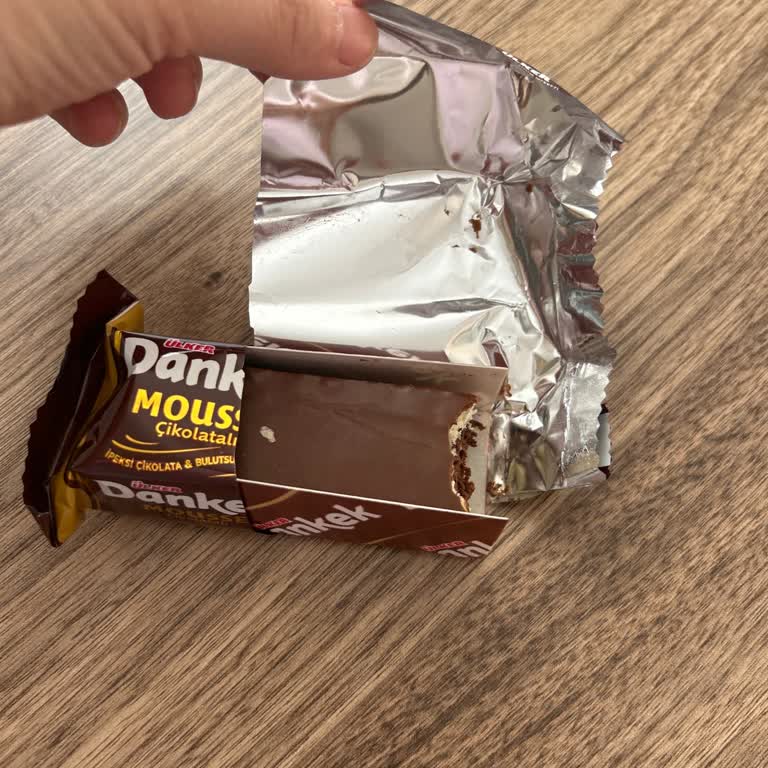Ülker Dankek Mousse Plastik Tadı Geliyor