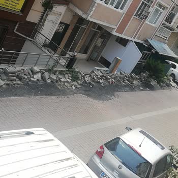 Boğaziçi Elektrik (Bedaş) 2 Aydır Yıktığın Kaldırımları Düzelt Artık!