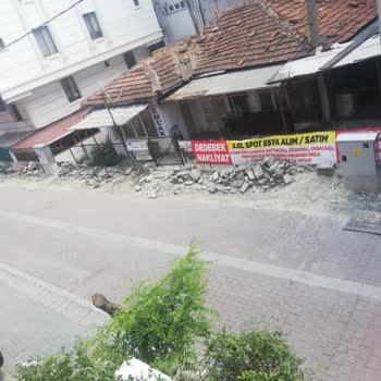 Boğaziçi Elektrik (Bedaş) 2 Aydır Yıktığın Kaldırımları Düzelt Artık!