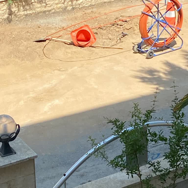 Pamukkale Belediyesi İzinsiz Kazı Ve Kabloların Kopması Mağduriyet Yarattı