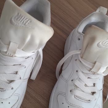 Nike Ayakkabıda Renk Değişimi Ve In Street Mağazası İlgisizliği