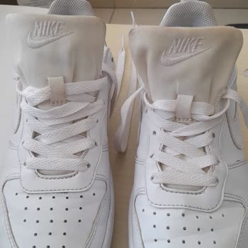 Nike Ayakkabıda Renk Değişimi Ve In Street Mağazası İlgisizliği