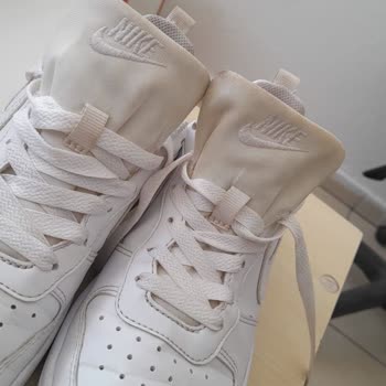 Nike Ayakkabıda Renk Değişimi Ve In Street Mağazası İlgisizliği