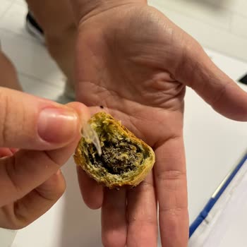 Namlı Fırın Poğaçanın İçinden Cam Çıktı