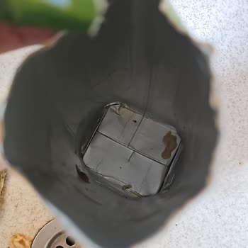 Aroma Meyve Suları Aroma Meyve Suyu Nektarı Kutusunun İçinden Çıkan Cisim