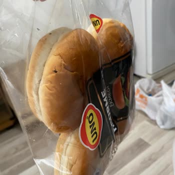 UNO Hamburger Ekmeğinde Sinek