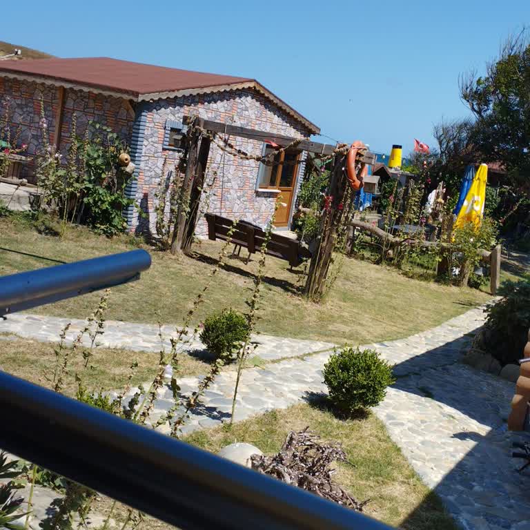 Efsane Sahil Restaurant Ve Butik Otelde Odanızı Tanımadığınız Adamlar İzleyebilir