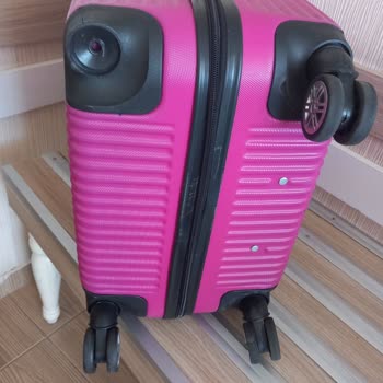 AJet Koffer mit gebrochenem Rad, enttäuschendes Reparaturangebot