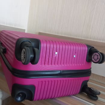 AJet Koffer mit gebrochenem Rad, enttäuschendes Reparaturangebot