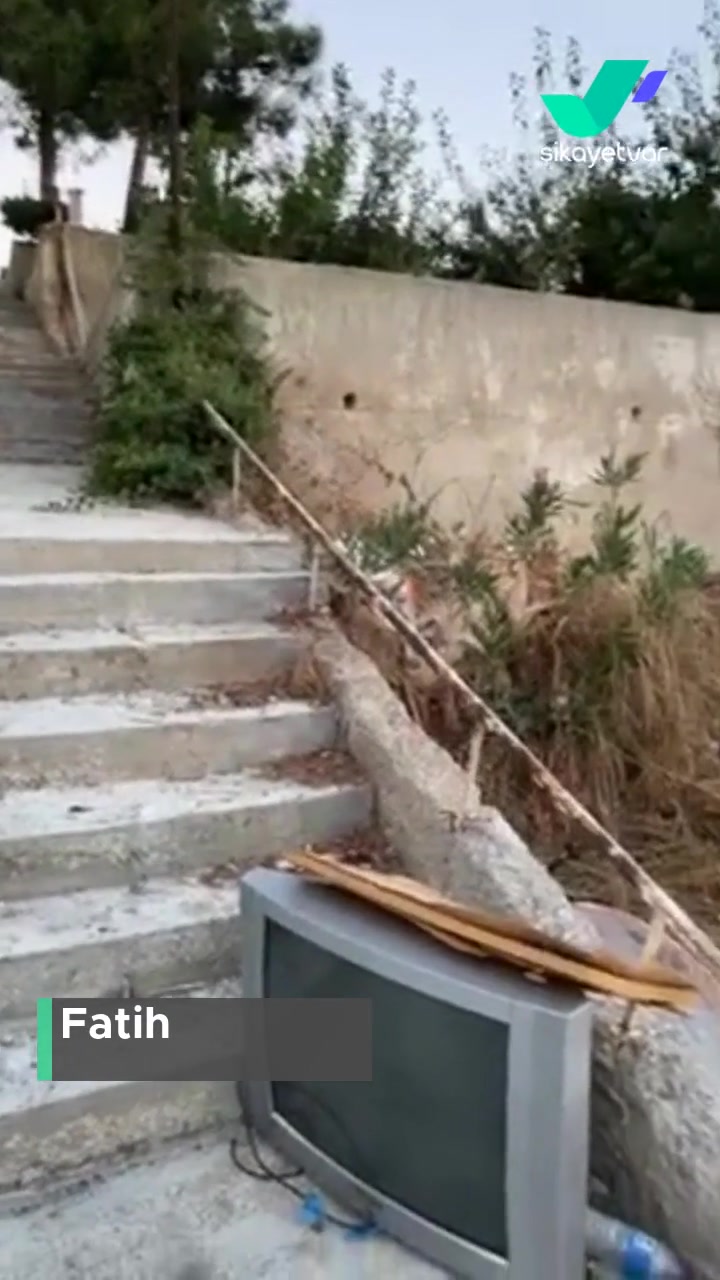 Tekirdağ Büyükşehir Belediyesi Evlerin Artık Suları Rögar Kuyularına Değil De Araziye Aktarılıyor! videonun kapak resmi