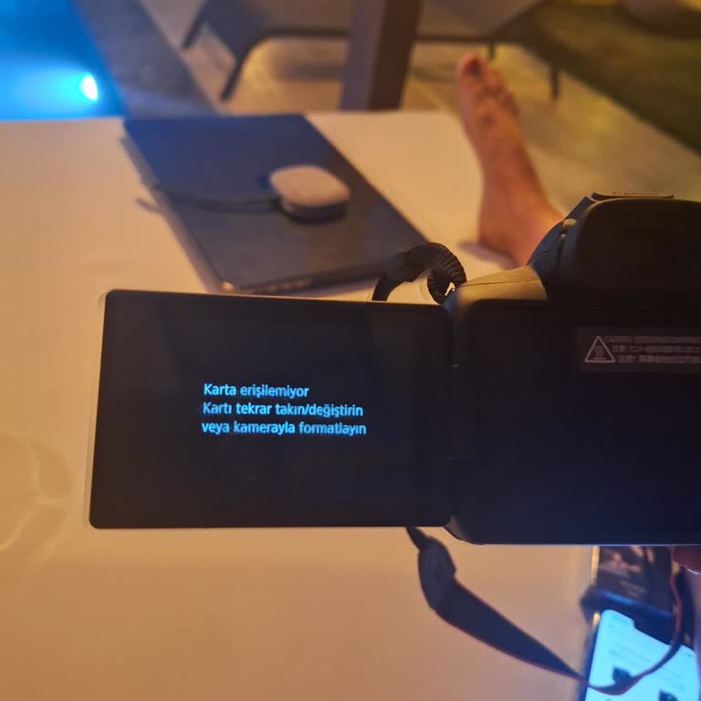 Canon EOS R50 Kamera Kitinden Çıkan Hafıza Kartı Arızası